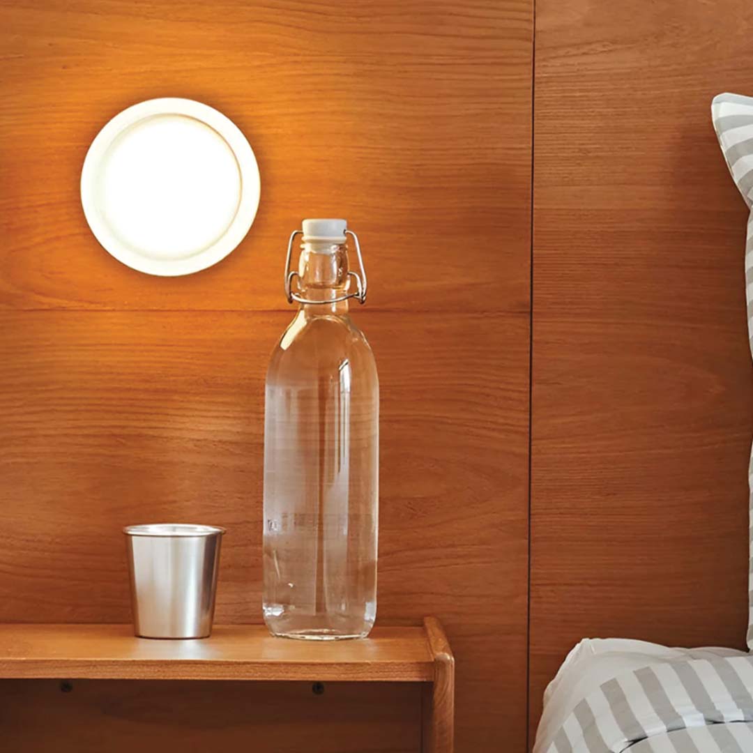DimpleGlow – Kompakte LED Wandleuchte – Modernes Acryl- & Aluminiumdesign