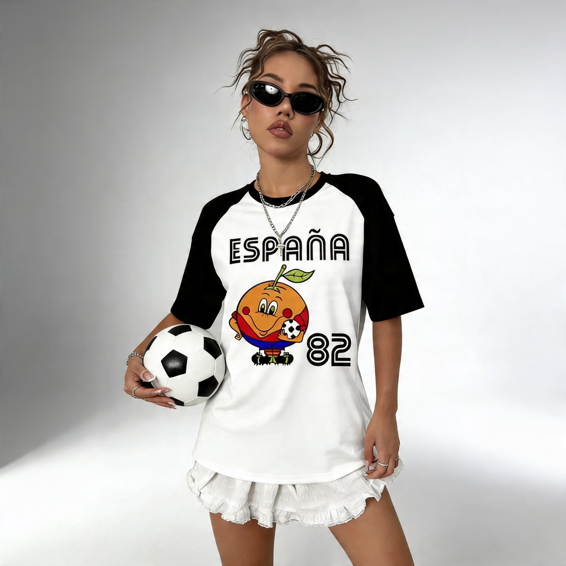 T-Shirt Spanje 82 – Retro Print met Comfortabele Pasvorm VestraGear