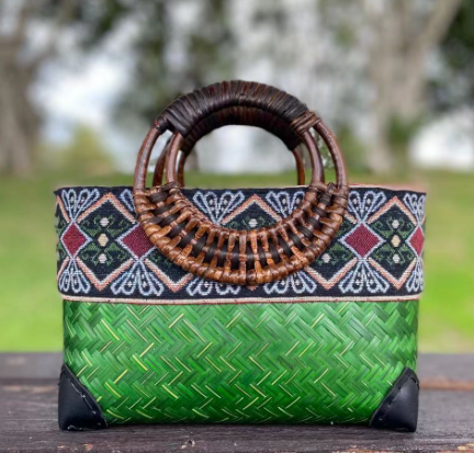 Revalki Sakura | Bolso de moda de estilo playa y boho hecho de bambú tejido