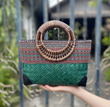 Revalki Sakura | Bolso de moda de estilo playa y boho hecho de bambú tejido