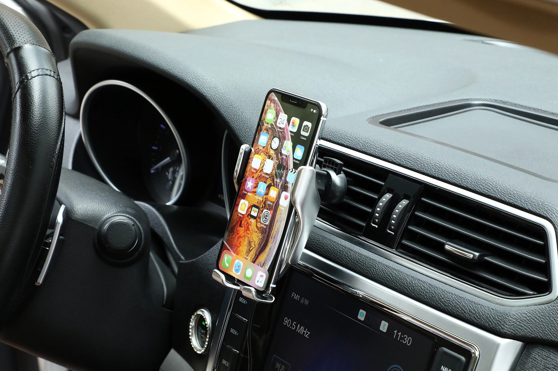 Handyhalter fürs Auto – automatische Klammerhalterung mit kabellosem Laden und 360° Rotation