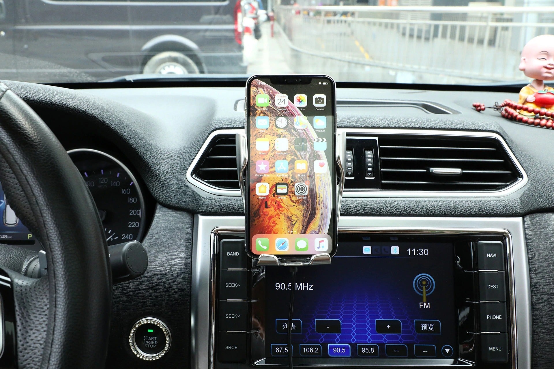 Handyhalter fürs Auto – automatische Klammerhalterung mit kabellosem Laden und 360° Rotation