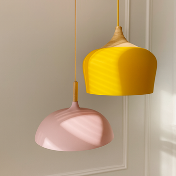 Pastelume – Lámpara colgante retro con madeira e pantalla metálica de cores pastel