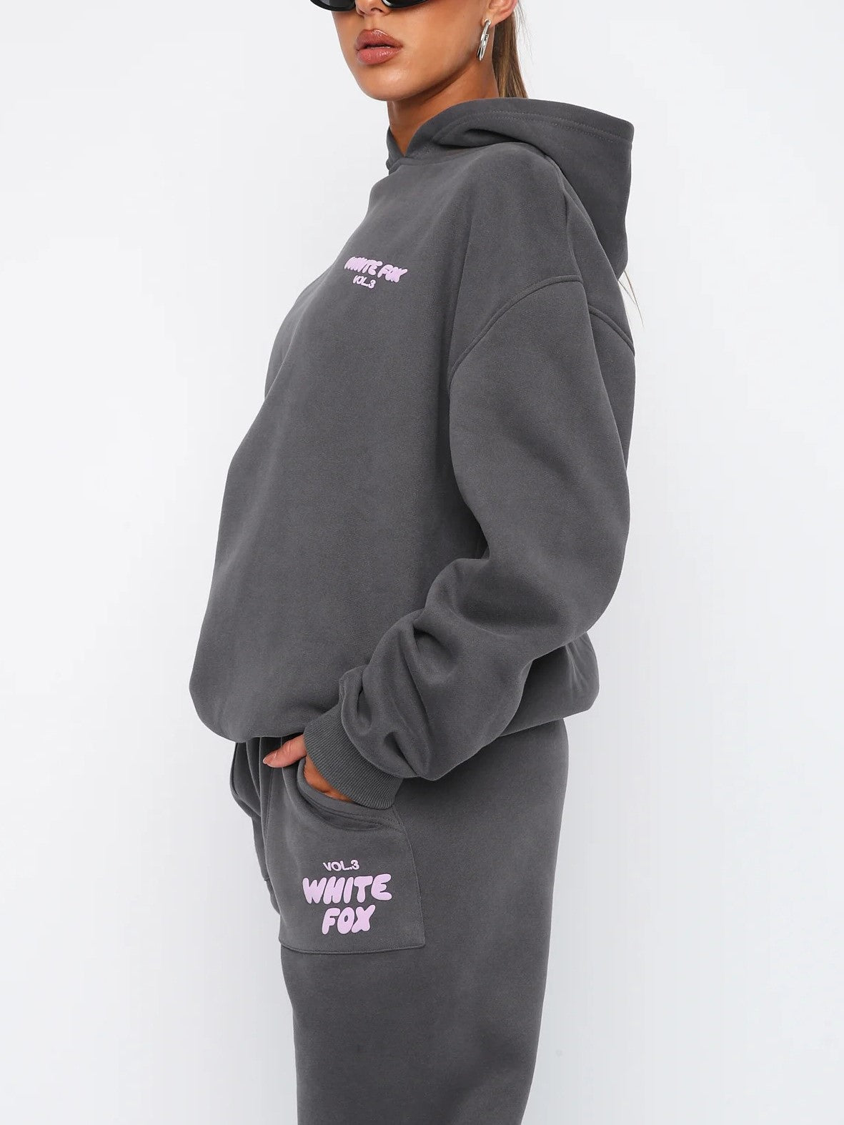 Noa dames trainingspak – wit luxe pak met hoodie en losse pasvorm