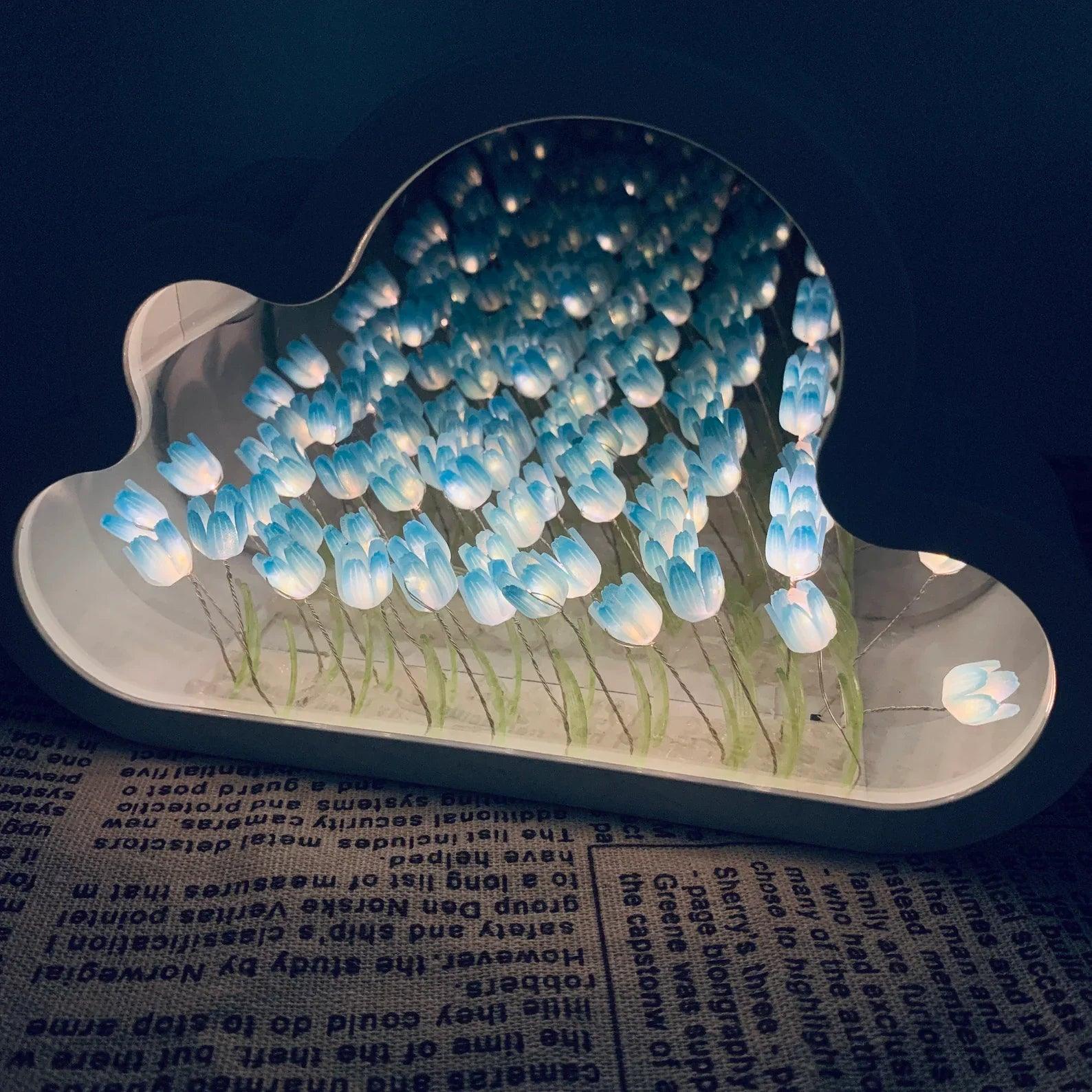 Espello LED Tulipán Cloud – Luz máxica e detalles simbólicos de tulipán