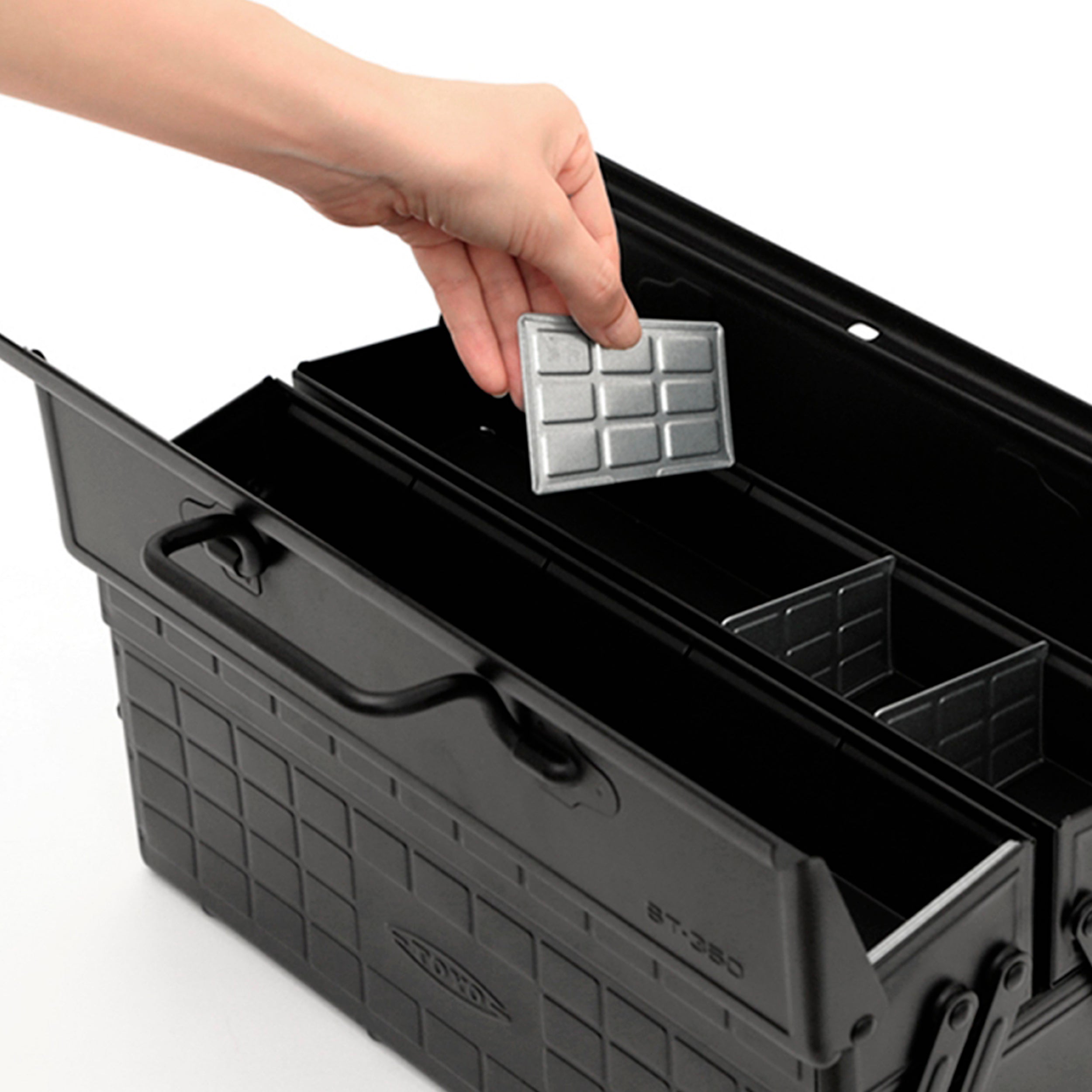 Metavor – ST-350 steel toolbox with compartments & lock opening