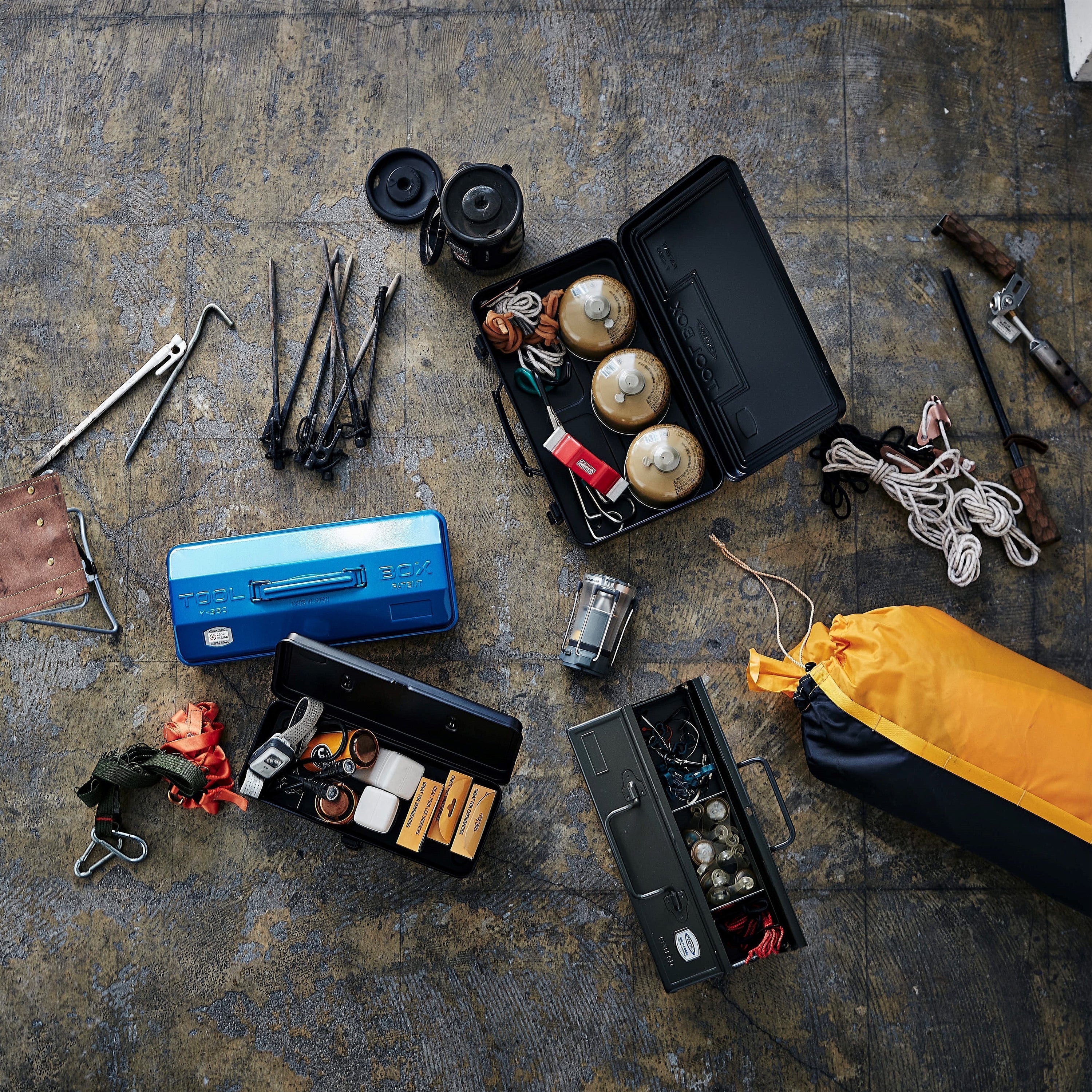 Metavor – ST-350 steel toolbox with compartments & lock opening