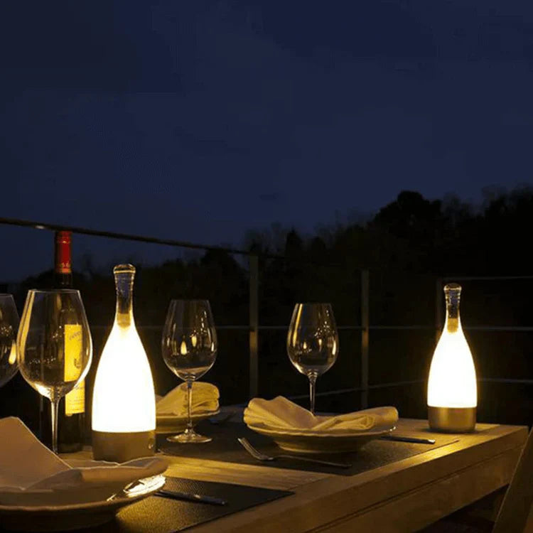 VinoGlow | Lámpara de mesa recargable en deseño de botella de viño